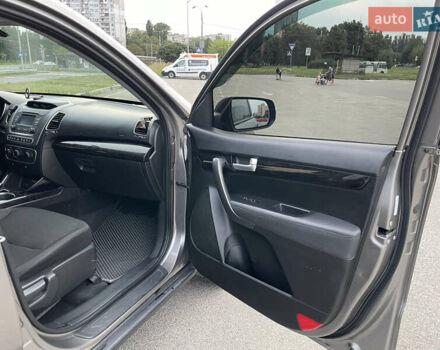 Сірий Кіа Соренто, об'ємом двигуна 2.36 л та пробігом 212 тис. км за 10000 $, фото 20 на Automoto.ua