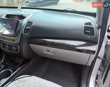 Серый Киа Соренто, объемом двигателя 2.36 л и пробегом 195 тыс. км за 10900 $, фото 46 на Automoto.ua