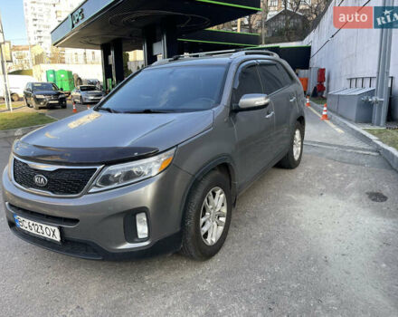 Сірий Кіа Соренто, об'ємом двигуна 2.36 л та пробігом 212 тис. км за 10000 $, фото 4 на Automoto.ua