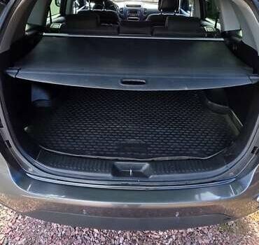 Серый Киа Соренто, объемом двигателя 2.2 л и пробегом 183 тыс. км за 15000 $, фото 2 на Automoto.ua