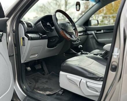 Кіа Соренто 2013 у Києві на Automoto.ua Сірий Кіа Соренто, об'ємом двигуна 2.4 л та пробігом 210 тис. км за 11700 $, фото 11 на Automoto.ua