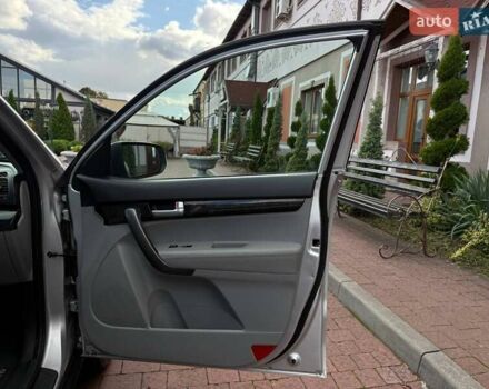 Киа Соренто 2013 в Стрые на Automoto.ua Серый Киа Соренто, объемом двигателя 2.36 л и пробегом 154 тыс. км за 10500 $, фото 9 на Automoto.ua
