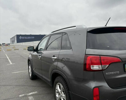 Серый Киа Соренто, объемом двигателя 2.2 л и пробегом 200 тыс. км за 15600 $, фото 4 на Automoto.ua