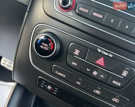 Серый Киа Соренто, объемом двигателя 2.2 л и пробегом 170 тыс. км за 17799 $, фото 133 на Automoto.ua