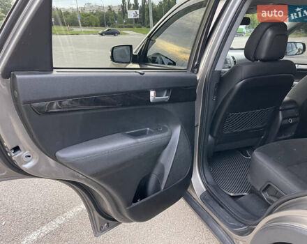 Сірий Кіа Соренто, об'ємом двигуна 2.36 л та пробігом 212 тис. км за 10000 $, фото 14 на Automoto.ua