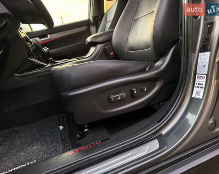 Сірий Кіа Соренто, об'ємом двигуна 2.2 л та пробігом 198 тис. км за 16900 $, фото 19 на Automoto.ua