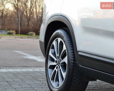 Серый Киа Соренто, объемом двигателя 2.2 л и пробегом 170 тыс. км за 17799 $, фото 92 на Automoto.ua