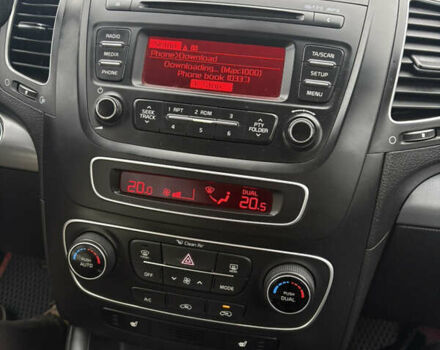 Серый Киа Соренто, объемом двигателя 2.2 л и пробегом 200 тыс. км за 15600 $, фото 29 на Automoto.ua