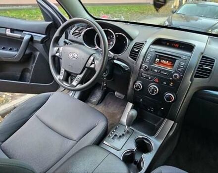 Киа Соренто 2013 в Киеве на Automoto.ua Серый Киа Соренто, объемом двигателя 2.4 л и пробегом 230 тыс. км за 9999 $, фото 12 на Automoto.ua