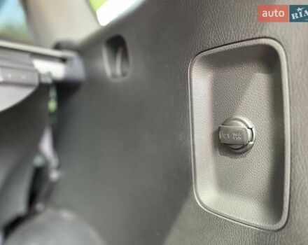 Серый Киа Соренто, объемом двигателя 2.4 л и пробегом 140 тыс. км за 13500 $, фото 12 на Automoto.ua