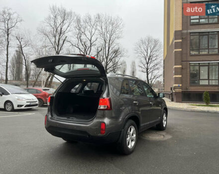 Серый Киа Соренто, объемом двигателя 2.2 л и пробегом 186 тыс. км за 14800 $, фото 12 на Automoto.ua