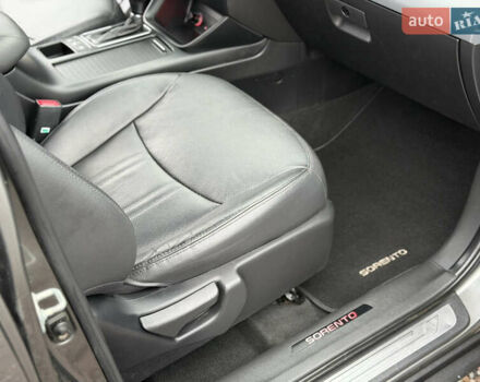 Серый Киа Соренто, объемом двигателя 2.2 л и пробегом 143 тыс. км за 17400 $, фото 24 на Automoto.ua