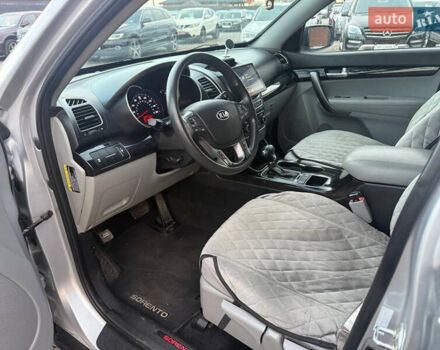 Серый Киа Соренто, объемом двигателя 2.36 л и пробегом 195 тыс. км за 10900 $, фото 28 на Automoto.ua