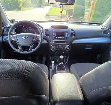 Серый Киа Соренто, объемом двигателя 2.2 л и пробегом 183 тыс. км за 15000 $, фото 8 на Automoto.ua