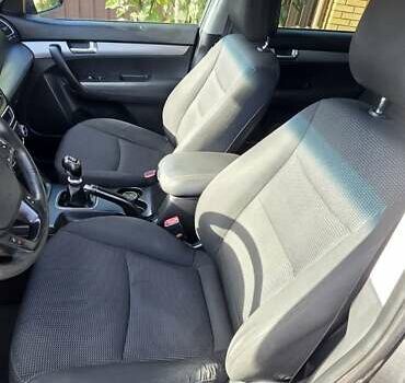 Серый Киа Соренто, объемом двигателя 2.2 л и пробегом 183 тыс. км за 15000 $, фото 7 на Automoto.ua