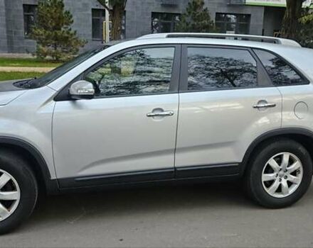 Киа Соренто 2013 в Киеве на Automoto.ua Серый Киа Соренто, объемом двигателя 2.4 л и пробегом 230 тыс. км за 9999 $, фото 30 на Automoto.ua