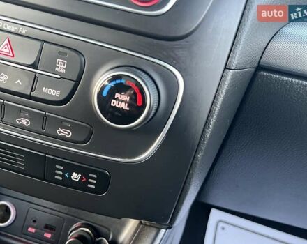 Серый Киа Соренто, объемом двигателя 2.2 л и пробегом 170 тыс. км за 17799 $, фото 132 на Automoto.ua