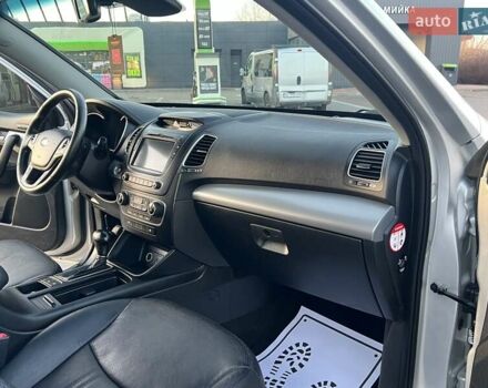 Серый Киа Соренто, объемом двигателя 2.2 л и пробегом 170 тыс. км за 17799 $, фото 130 на Automoto.ua