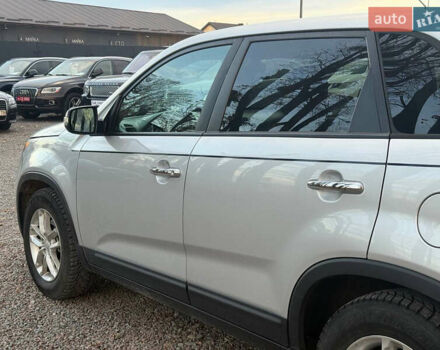 Серый Киа Соренто, объемом двигателя 2.36 л и пробегом 195 тыс. км за 10900 $, фото 6 на Automoto.ua