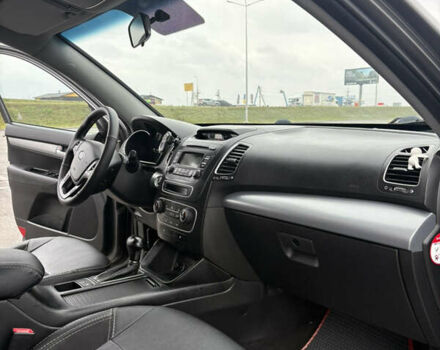 Серый Киа Соренто, объемом двигателя 2.2 л и пробегом 200 тыс. км за 15600 $, фото 7 на Automoto.ua