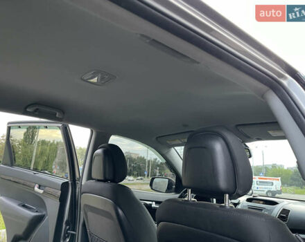 Сірий Кіа Соренто, об'ємом двигуна 2.36 л та пробігом 212 тис. км за 10000 $, фото 21 на Automoto.ua