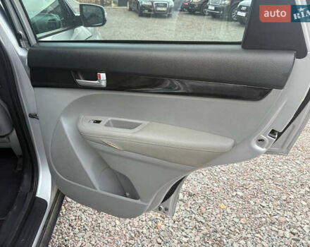 Серый Киа Соренто, объемом двигателя 2.36 л и пробегом 195 тыс. км за 10900 $, фото 43 на Automoto.ua