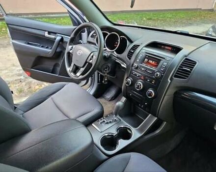 Киа Соренто 2013 в Киеве на Automoto.ua Серый Киа Соренто, объемом двигателя 2.4 л и пробегом 230 тыс. км за 9999 $, фото 6 на Automoto.ua