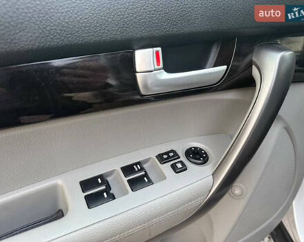 Серый Киа Соренто, объемом двигателя 2.36 л и пробегом 195 тыс. км за 10900 $, фото 27 на Automoto.ua