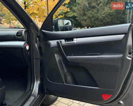 Серый Киа Соренто, объемом двигателя 2.2 л и пробегом 253 тыс. км за 13700 $, фото 59 на Automoto.ua