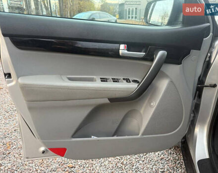 Серый Киа Соренто, объемом двигателя 2.36 л и пробегом 195 тыс. км за 10900 $, фото 26 на Automoto.ua