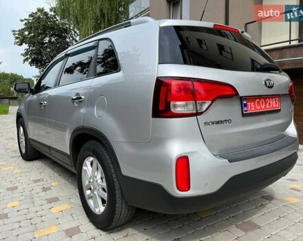 Серый Киа Соренто, объемом двигателя 2.4 л и пробегом 140 тыс. км за 13500 $, фото 6 на Automoto.ua