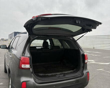 Серый Киа Соренто, объемом двигателя 2.2 л и пробегом 200 тыс. км за 15600 $, фото 14 на Automoto.ua