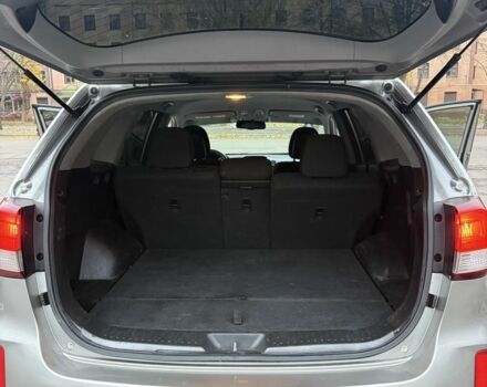 Серый Киа Соренто, объемом двигателя 2.3 л и пробегом 212 тыс. км за 12000 $, фото 4 на Automoto.ua