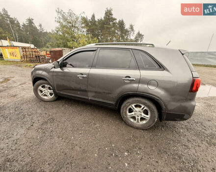 Киа Соренто 2013 в Киеве на Automoto.ua Серый Киа Соренто, объемом двигателя 2.2 л и пробегом 306 тыс. км за 14500 $, фото 13 на Automoto.ua
