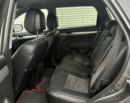 Серый Киа Соренто, объемом двигателя 2.2 л и пробегом 200 тыс. км за 15600 $, фото 13 на Automoto.ua