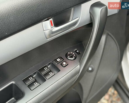 Серый Киа Соренто, объемом двигателя 2.2 л и пробегом 143 тыс. км за 17400 $, фото 18 на Automoto.ua