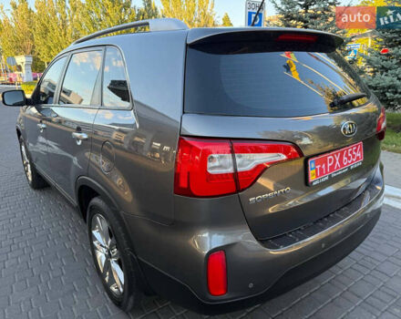 Серый Киа Соренто, объемом двигателя 2 л и пробегом 150 тыс. км за 15500 $, фото 4 на Automoto.ua