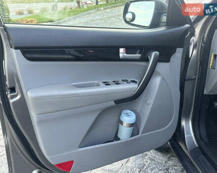 Сірий Кіа Соренто, об'ємом двигуна 2.35 л та пробігом 191 тис. км за 14500 $, фото 21 на Automoto.ua