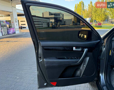 Серый Киа Соренто, объемом двигателя 2 л и пробегом 150 тыс. км за 15500 $, фото 30 на Automoto.ua