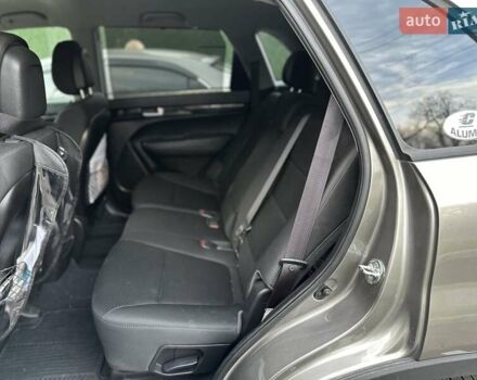 Серый Киа Соренто, объемом двигателя 2.36 л и пробегом 1 тыс. км за 12500 $, фото 18 на Automoto.ua