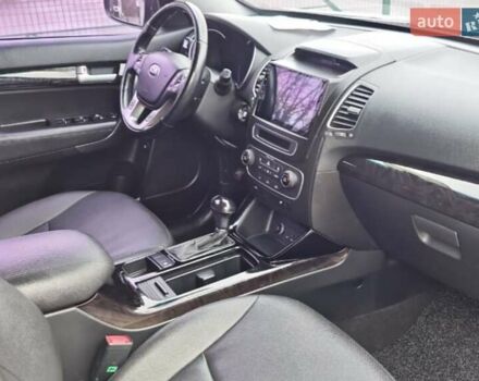 Серый Киа Соренто, объемом двигателя 2 л и пробегом 185 тыс. км за 16900 $, фото 4 на Automoto.ua