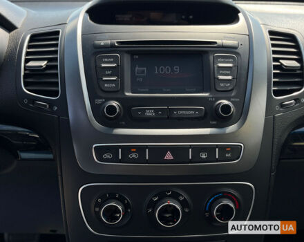 Серый Киа Соренто, объемом двигателя 2.4 л и пробегом 96 тыс. км за 14500 $, фото 20 на Automoto.ua