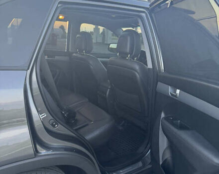 Серый Киа Соренто, объемом двигателя 2.2 л и пробегом 217 тыс. км за 21499 $, фото 7 на Automoto.ua