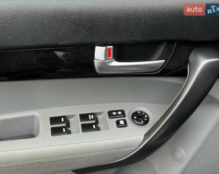 Сірий Кіа Соренто, об'ємом двигуна 2.36 л та пробігом 193 тис. км за 12300 $, фото 27 на Automoto.ua