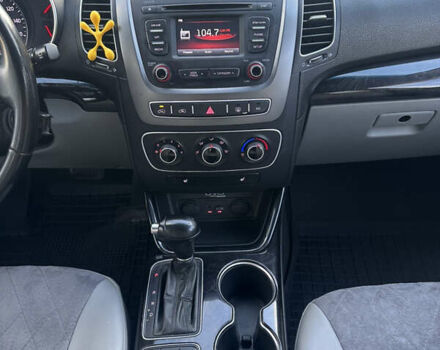 Сірий Кіа Соренто, об'ємом двигуна 2.35 л та пробігом 191 тис. км за 14500 $, фото 16 на Automoto.ua