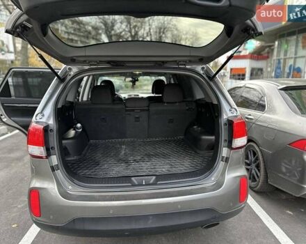 Серый Киа Соренто, объемом двигателя 2.36 л и пробегом 1 тыс. км за 12500 $, фото 22 на Automoto.ua