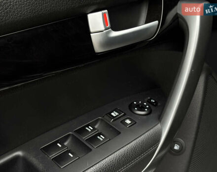 Серый Киа Соренто, объемом двигателя 2 л и пробегом 149 тыс. км за 17199 $, фото 11 на Automoto.ua