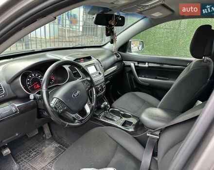 Серый Киа Соренто, объемом двигателя 2.36 л и пробегом 1 тыс. км за 12500 $, фото 11 на Automoto.ua