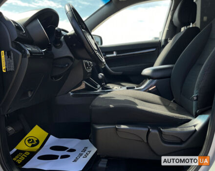 Серый Киа Соренто, объемом двигателя 2.4 л и пробегом 96 тыс. км за 14500 $, фото 9 на Automoto.ua