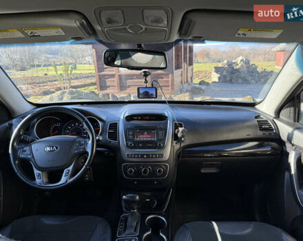 Серый Киа Соренто, объемом двигателя 2.4 л и пробегом 135 тыс. км за 14900 $, фото 8 на Automoto.ua